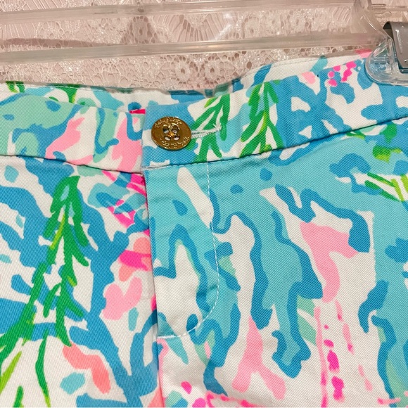 Lilly Pulitzer Coral Bay Buttercup Scallop Shorts Size 8 - Picture 2 of 11